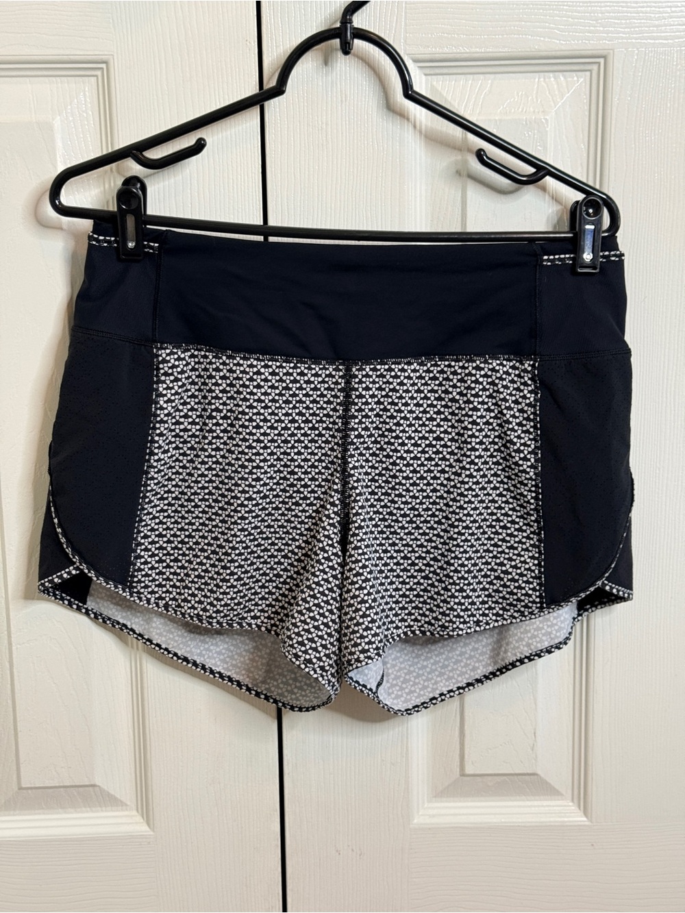 Lululemon Real Quick Perforated Short 3.5" Monochromic Black Size 8